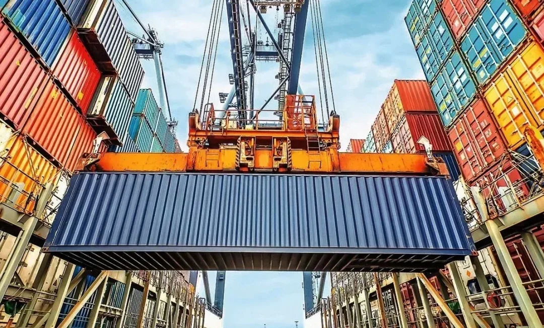 Impuestos en comercio exterior: cómo evitar errores costosos con la consultoría adecuada